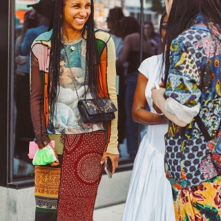 STYLE RIGHT WOMEN GRAPHIC DESIGN & TREND REPORT...